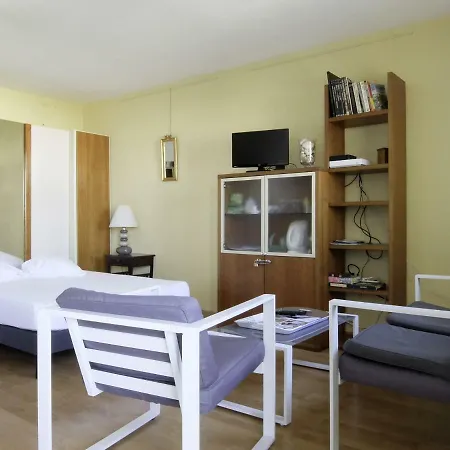 Apartment Cap239-405 *